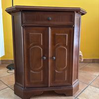Mobiletto in arte povera