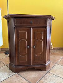 Mobiletto in arte povera