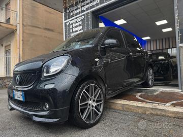 Smart ForFour 70 1.0 twinamic Allestimento Brabus