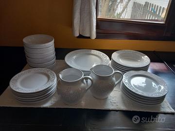 Servizio da tavola in ceramica sarda