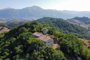 CASA INDIPENDENTE A GUBBIO
