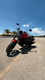 Moto Guzzi V7 Stone Rosso Rovente