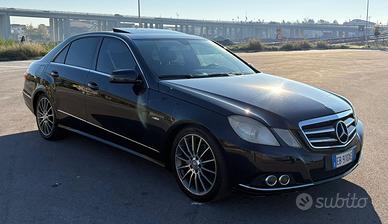 MERCEDES E 250CDi AMG TOTAL BLACK 2010 TETTO APRIB