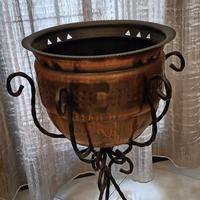 vaso più portavaso in ferro battuto 