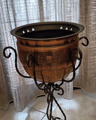 vaso più portavaso in ferro battuto 