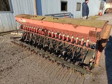 seminatrice marca Carraro mod. A200- 2,80m