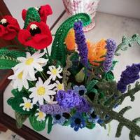 Cesto con papaveri/lavanda/margherite ad uncinetto