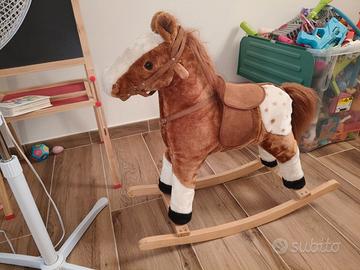 Cavallo dondolo