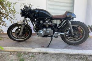 Cafe Racer su base Suzuki GS 550e