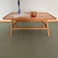 Tavolino da salotto.