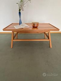 Tavolino da salotto.