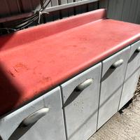 Credenza vintage in metallo piano in formica