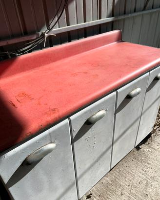 Credenza vintage in metallo piano in formica