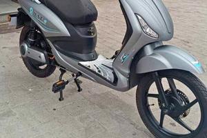scuter elettrico jast 