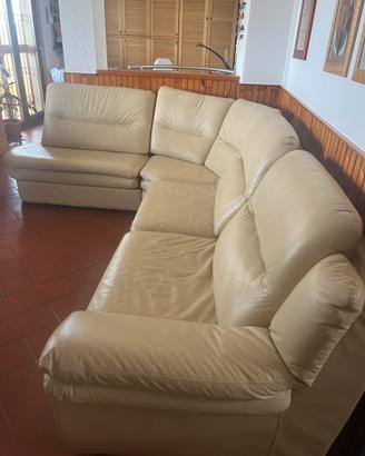 Divano in pelle pieno fiore