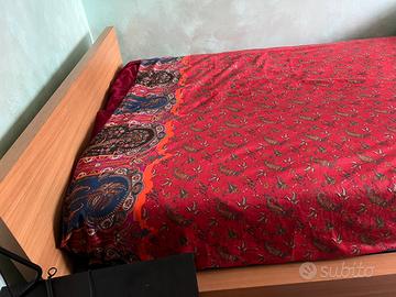 Letto Ikea con materasso alto confortevole