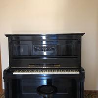 Pianoforte a muro antico