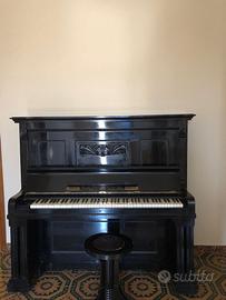 Pianoforte a muro antico