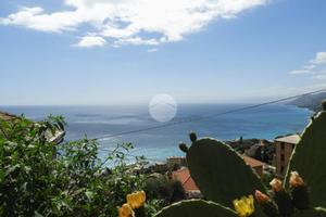 4 LOCALI A CAMOGLI