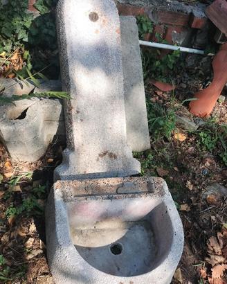 Fontana da giardino rustica