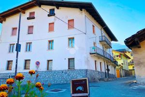 MULTILOCALE A GRESSAN