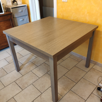 Tavolo moderno allungabile