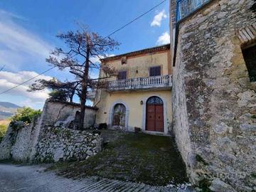 Villa di 156 m² con più di 5 locali e box auto a A