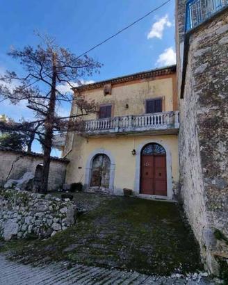 Villa di 156 m² con più di 5 locali e box auto a A