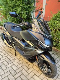 Kymco xciting 400i VS