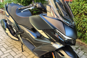 Kymco xciting 400i VS