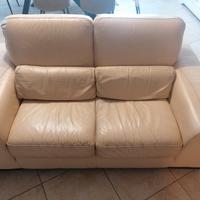 nr. 2 divani in vera pelle 