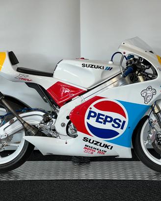 Suzuki RGV 250 DA VEDERE DAL VIVO