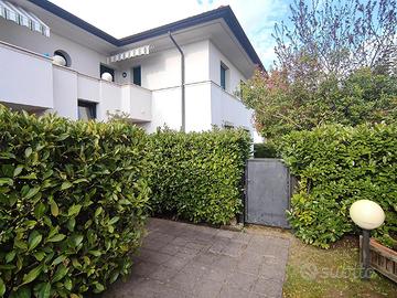 Raffinato tricamere con giardino - San Odorico