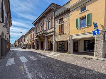 NEGOZIO A CASTELLEONE