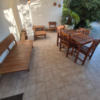 set completo divano tavolo e sedie  da giardino
