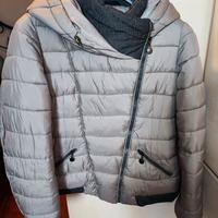 Piumino doppiopetto con cappuccio