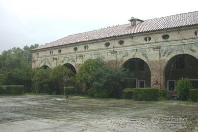 Villa rustico lungo il Po