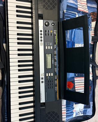 Tastiera Yamaha PSR E243