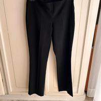 Pantaloni neri a zampa di elefante