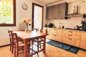 Appartamento con giardino, garage e lavanderia