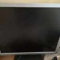 3x Monitors Benq 24" LG 17" ASUS 22"