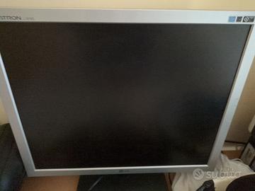3x Monitors Benq 24" LG 17" ASUS 22"