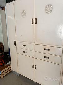 CREDENZA ARTE POVERA VERNICIATA