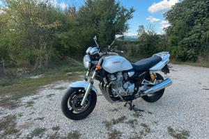 Yamaha XJR1300