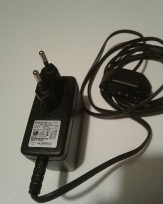 Caricatore per vecchio cellulare Ericsson