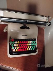 Olivetti Lexikon 80 con tasti colorati anni '50 
