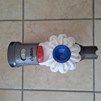 Dyson V7