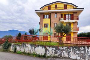 Appartamento di 105 m² con 5 locali e box auto a A