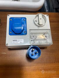Presa industriale 220v 16A interbloccata e spina
