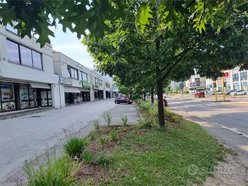 Trento, via Brennero Negozio